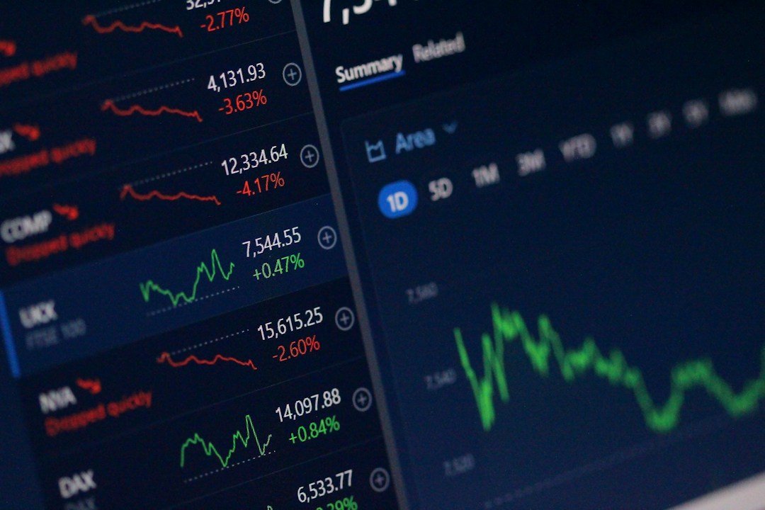 Stock market investors and institutional trading